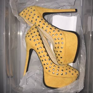 size 6 - 6 1/2 women’s high heels